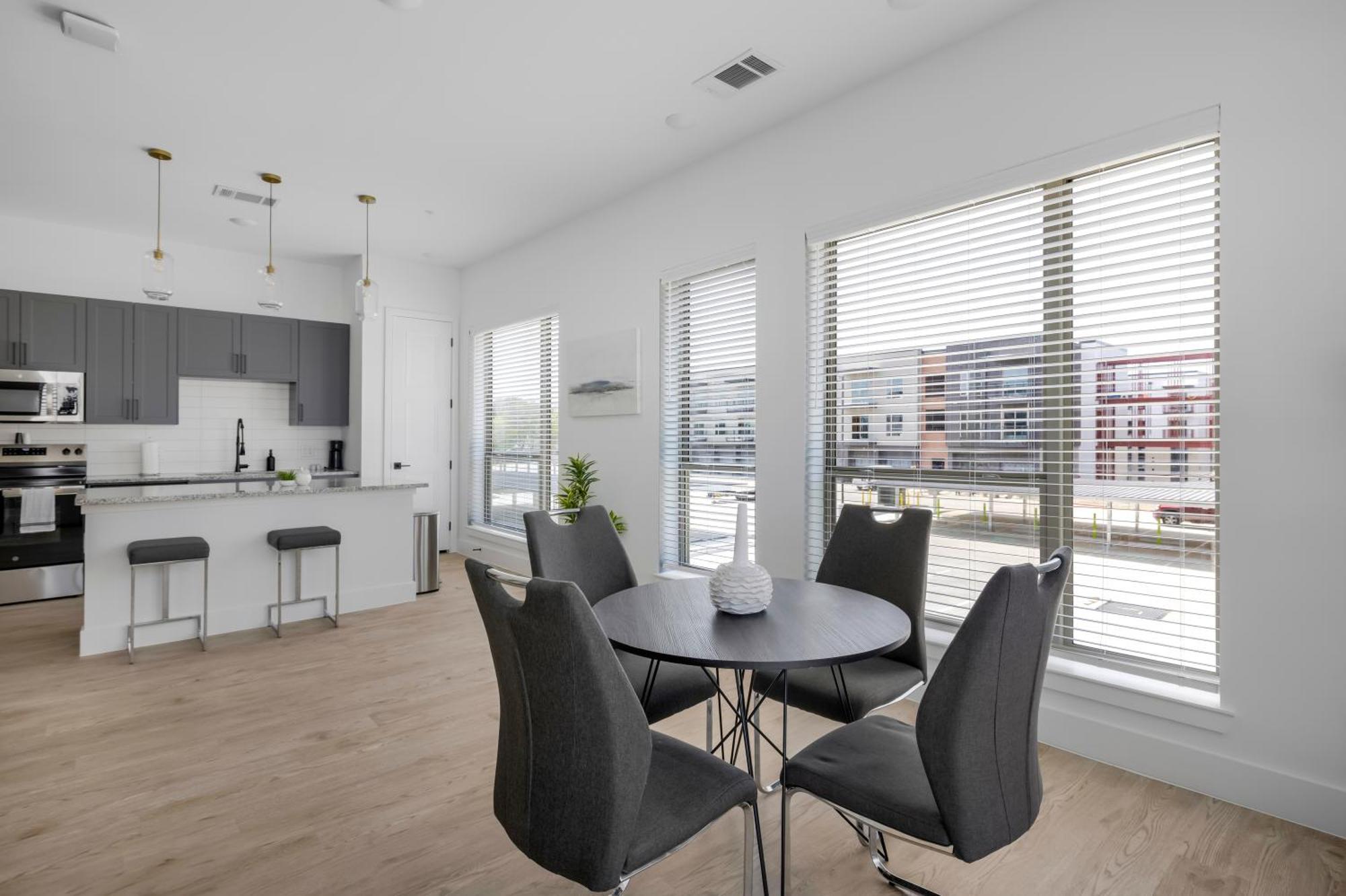 Railyard Apartments By Barsala Дентън Стая снимка