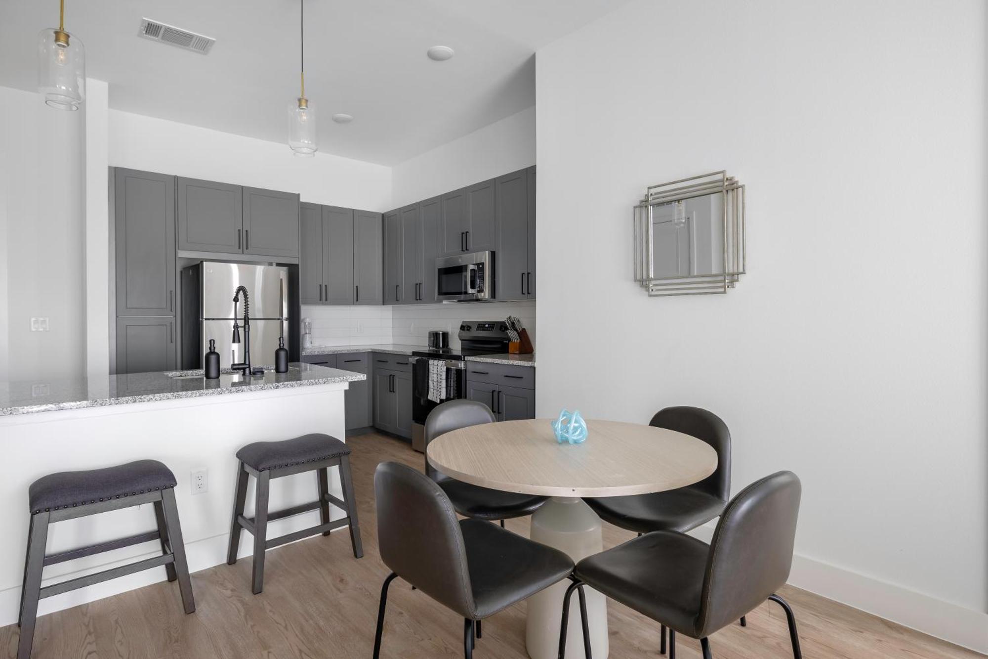 Railyard Apartments By Barsala Дентън Стая снимка
